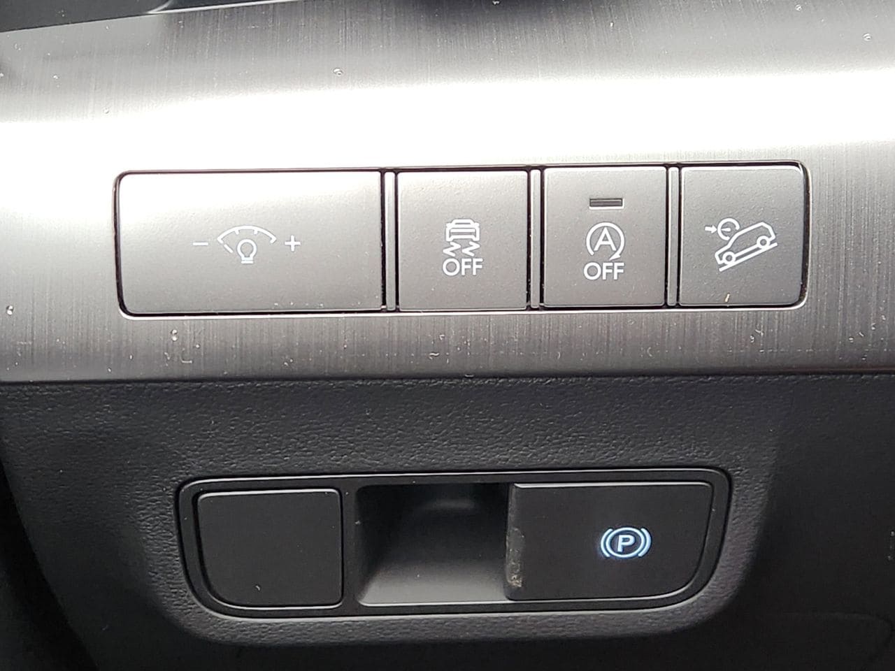 New 2026 SAW White Hyundai SE FWD image 20