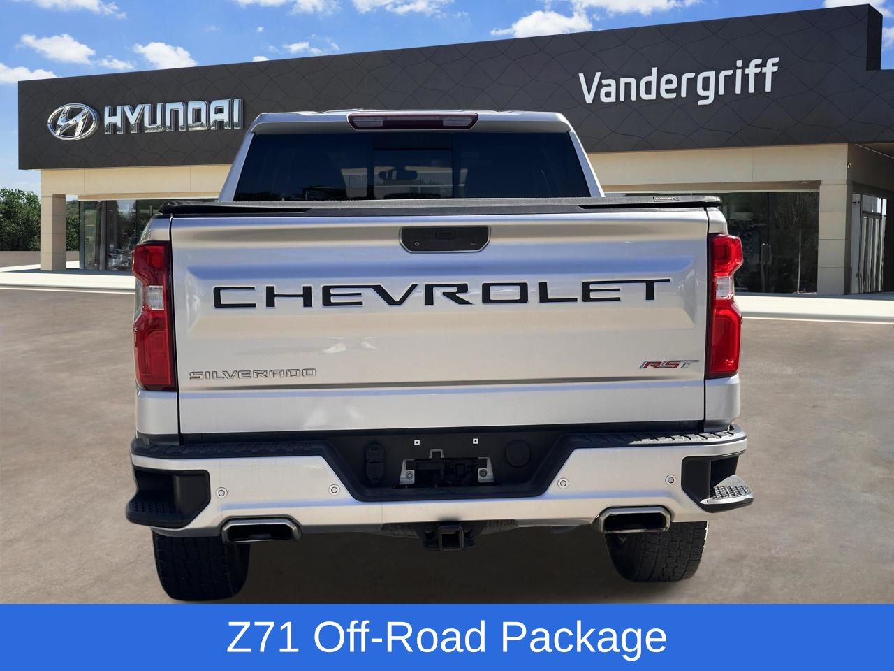 Used 2020 Silver Ice Chevrolet RST image 9