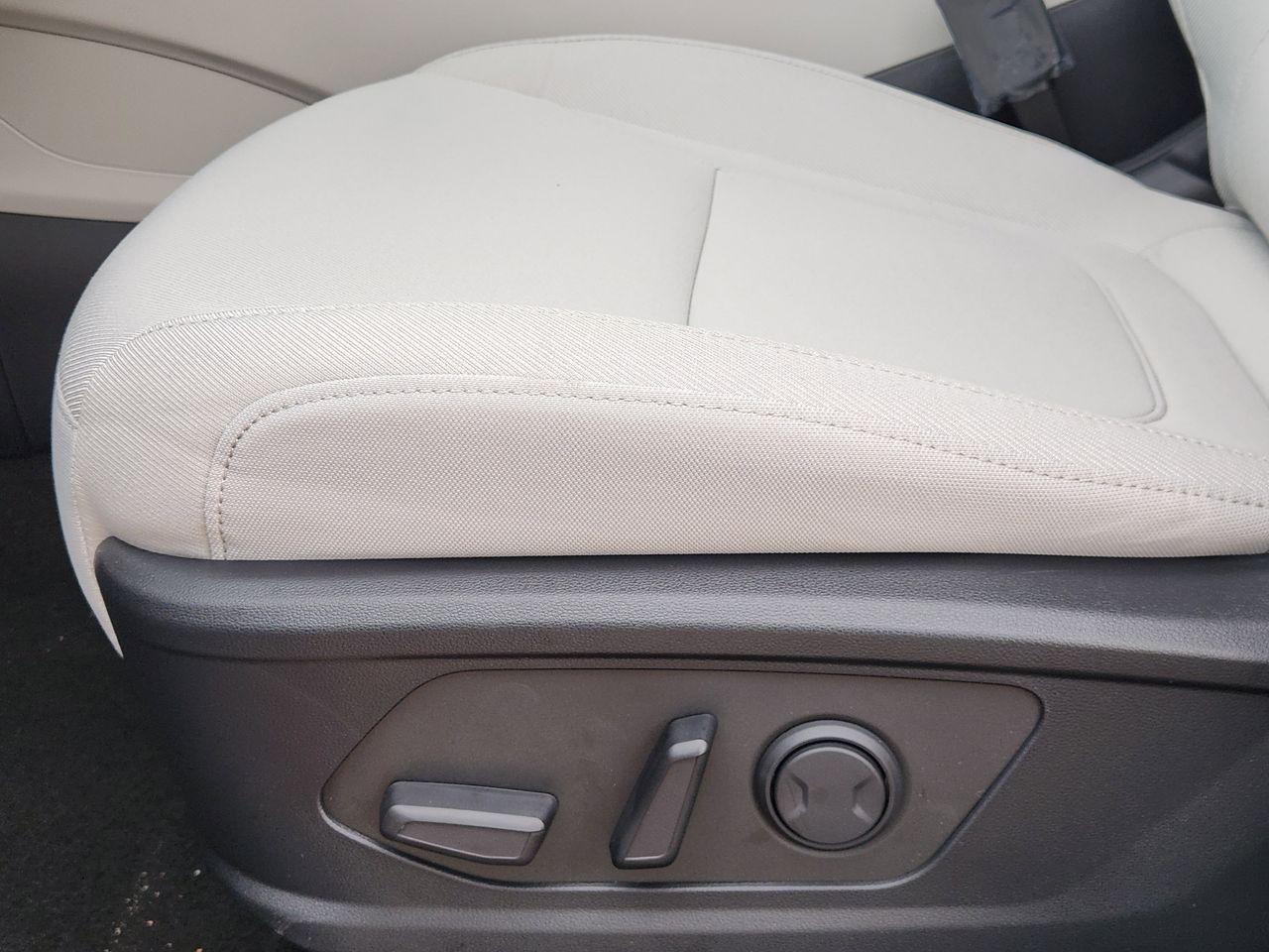 New 2026 R2T Silver Hyundai SEL FWD image 22