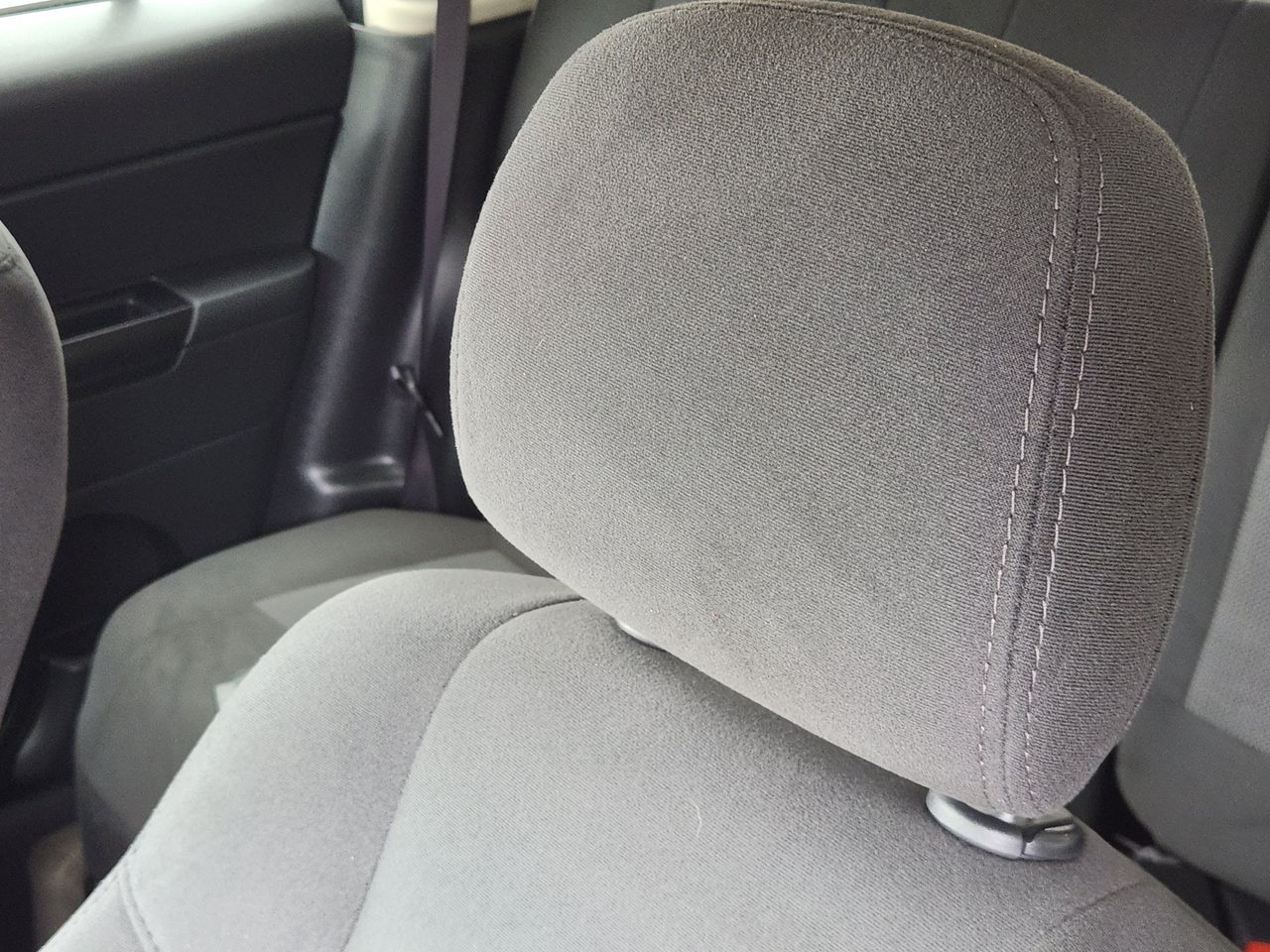 Used 2017 Granite Crystal Jeep Latitude image 12