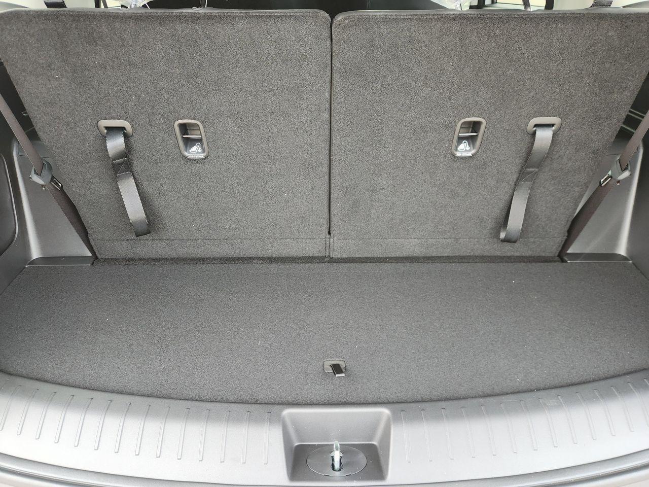 New 2026 W6H White Hyundai SEL FWD image 30