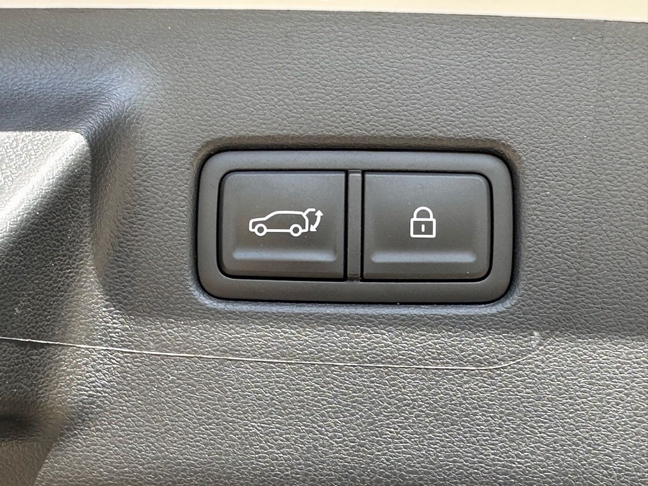 Used 2025 R2T Silver Hyundai SEL image 14