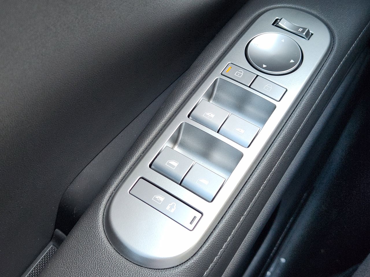 New 2026 WC9 White Hyundai SEL FWD image 20