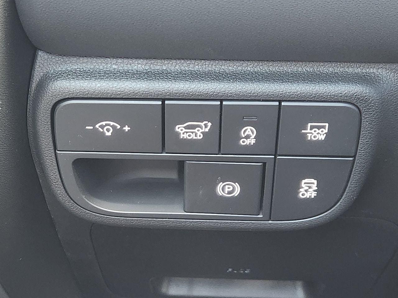 New 2026 WC9 White Hyundai SEL FWD image 19