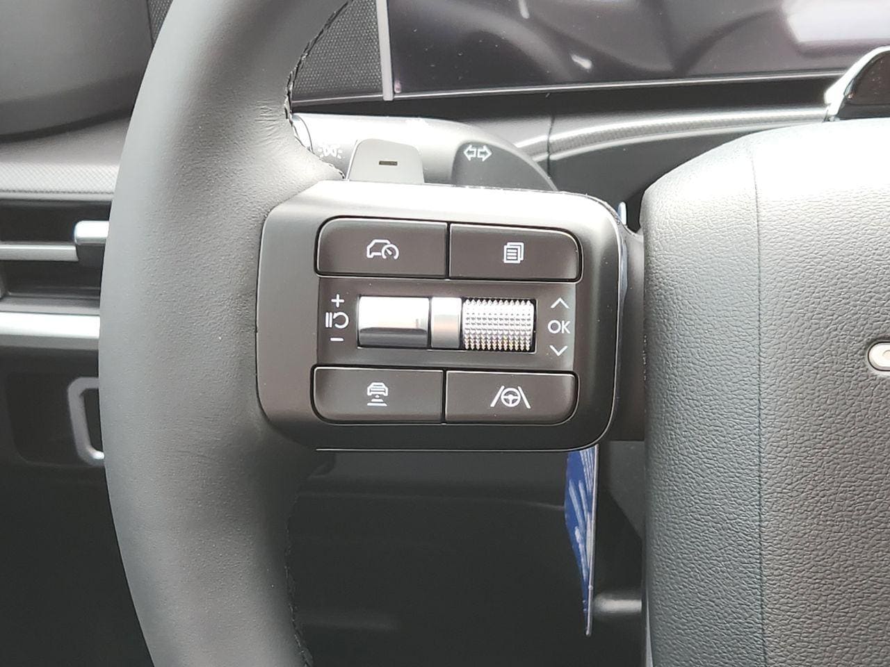New 2026 Shimmering Silver Hyundai SEL FWD image 26