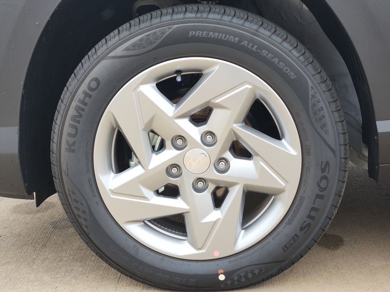 New 2026 SAW White Hyundai SE FWD image 7