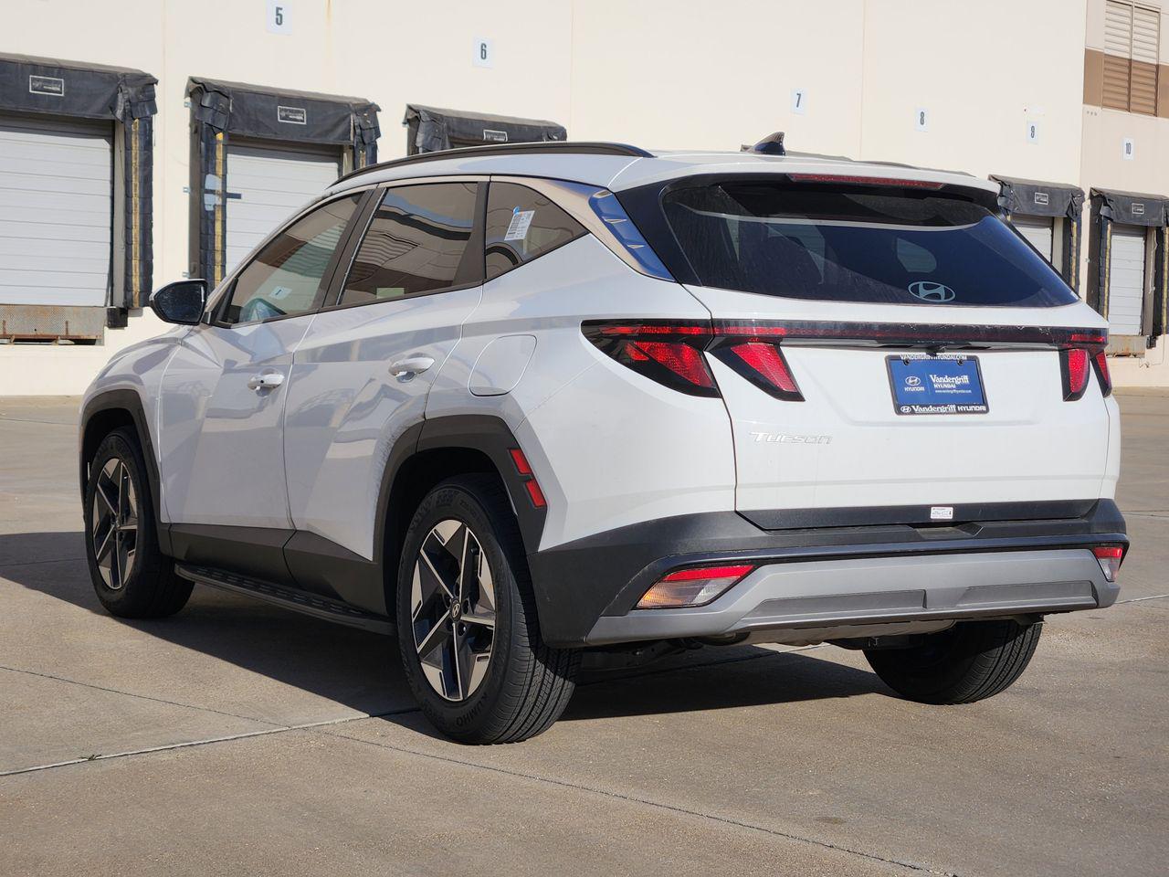 New 2026 W6H White Hyundai SEL FWD image 3