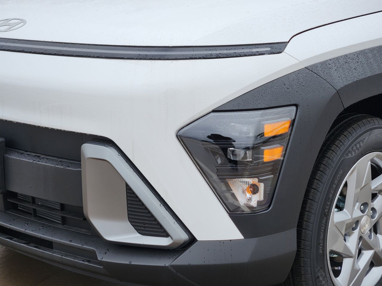 New 2026 SAW White Hyundai SE FWD image 6