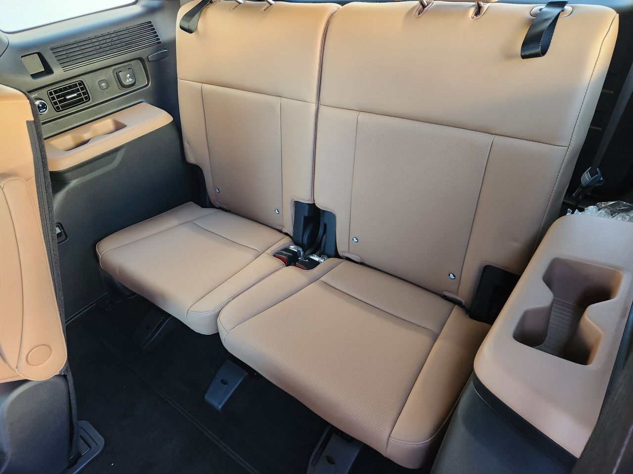 New 2026 W6H White Hyundai Calligraphy FWD image 31