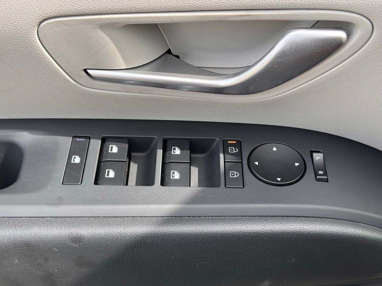 Used 2025 Ultimate Red Hyundai SEL Convenience image 24