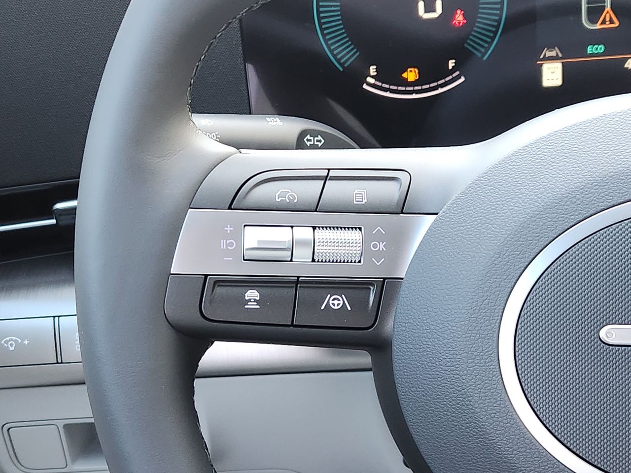 New 2026 C5G Gray Hyundai SEL Sport FWD image 26