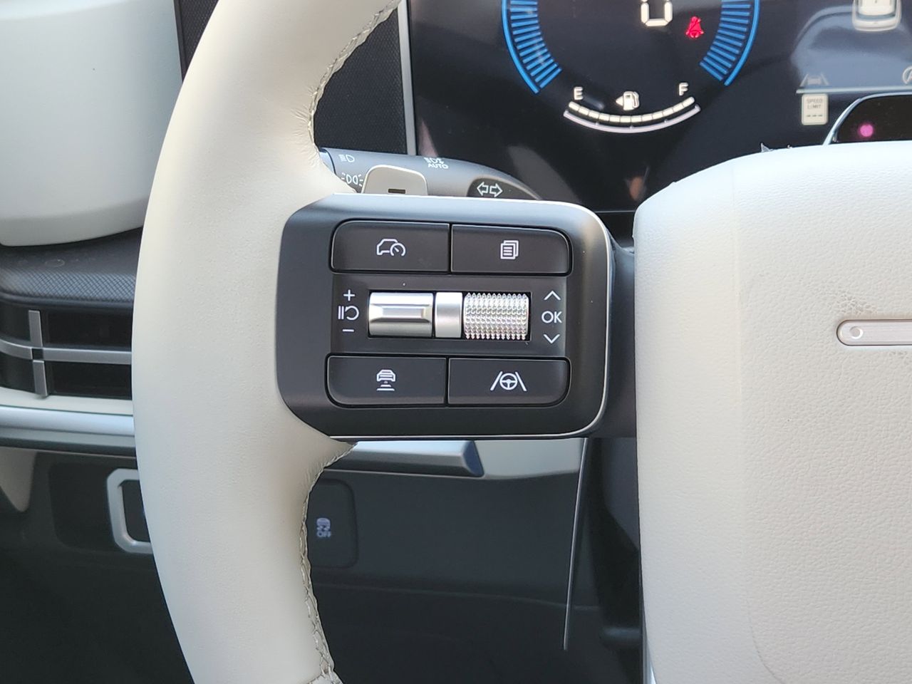 New 2026 W6H White Hyundai SEL FWD image 26