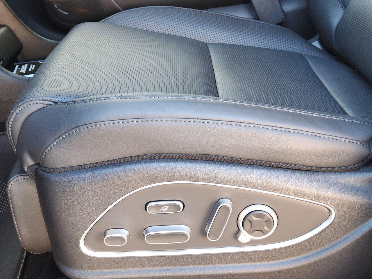 New 2026 WC9 White Hyundai Calligraphy FWD image 21