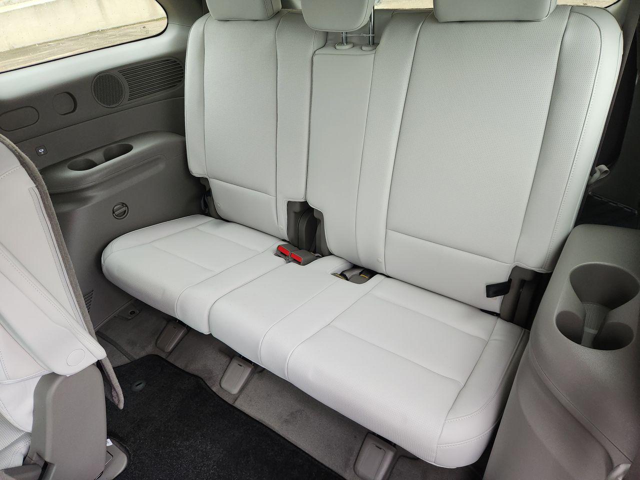 New 2026 Creamy White Pearl Hyundai Blue SEL 7P image 30