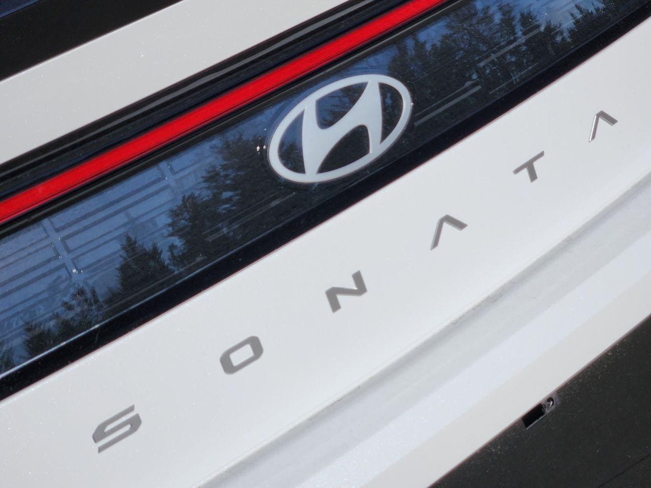 New 2026 Serenity White Hyundai SEL Sport image 8