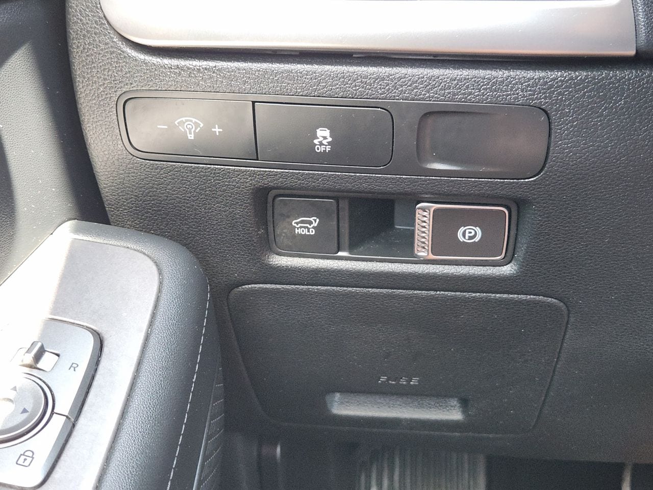 Used 2025 Hyper White Hyundai SEL image 21