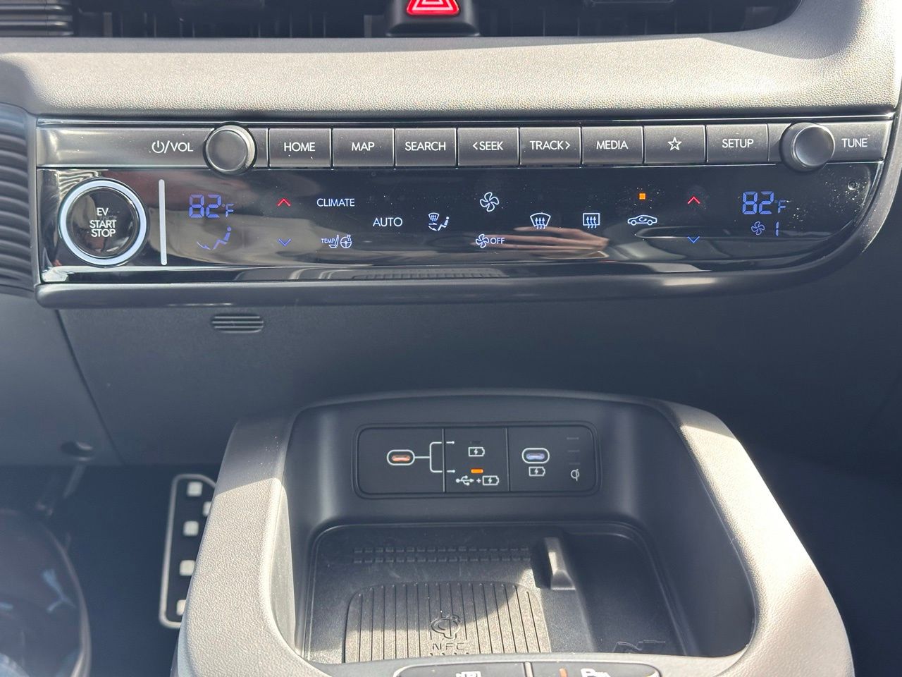 Used 2025 Atlas White Hyundai Base image 35