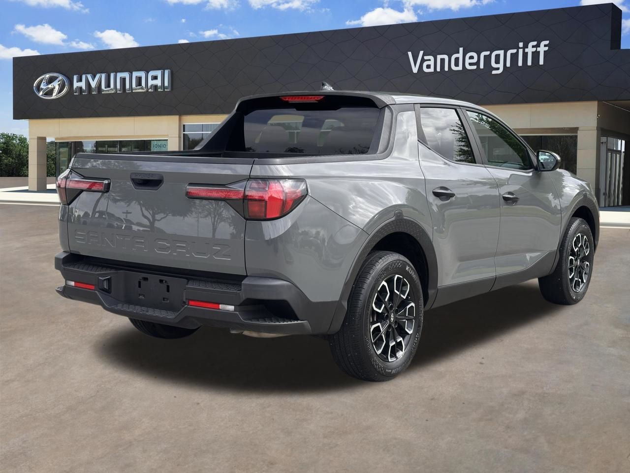 Certified Used 2022 Hampton Gray Hyundai SE image 13