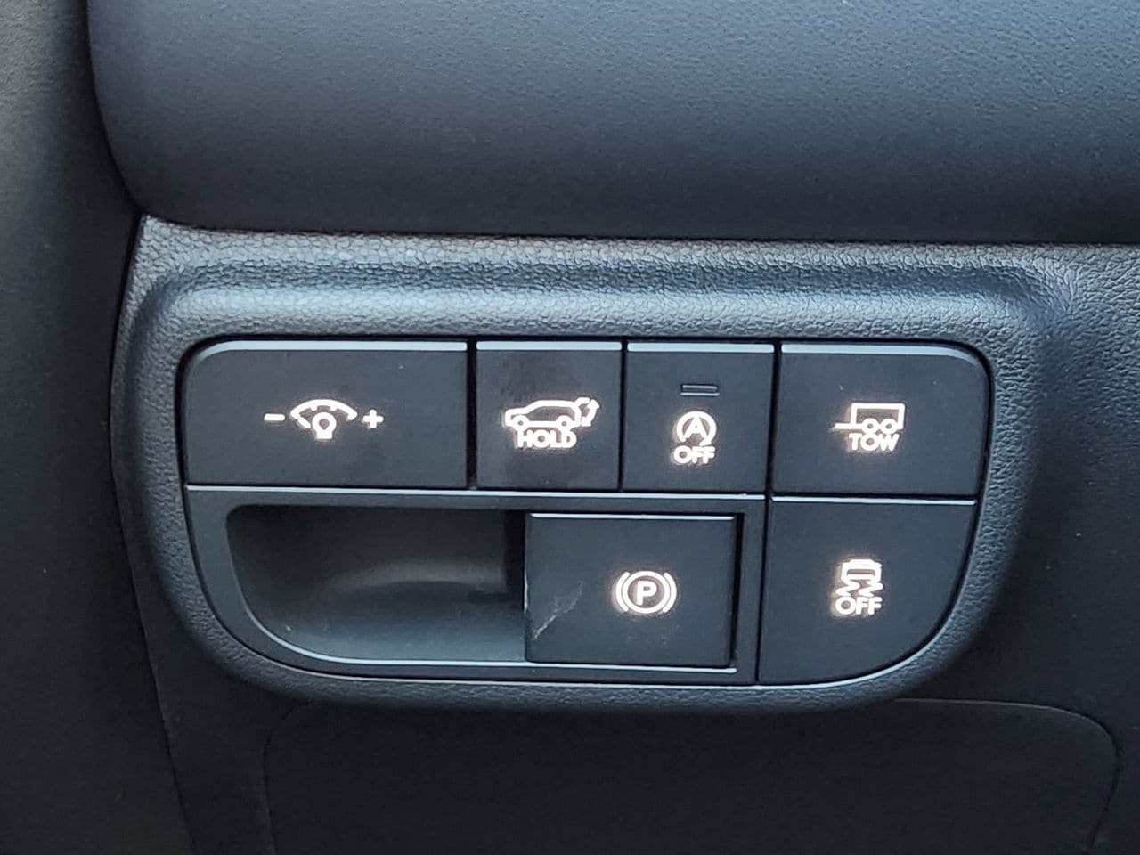 New 2026 WC9 White Hyundai SEL FWD image 19