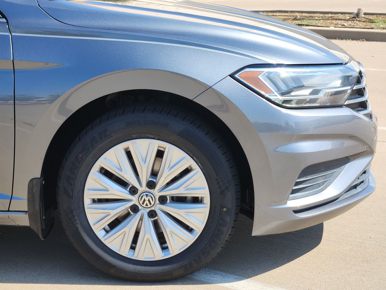 Used 2020 Pyrite Silver Volkswagen 1.4T S image 5