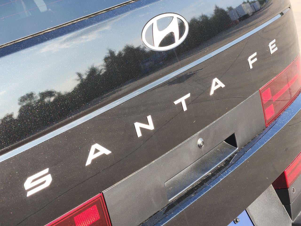 New 2026 Phantom Black Hyundai SE FWD image 8