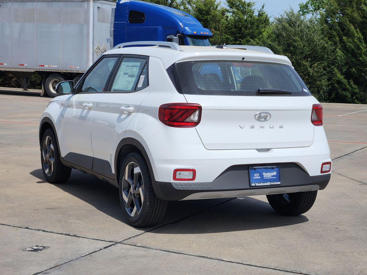 New 2026 SAW White Hyundai SEL image 3