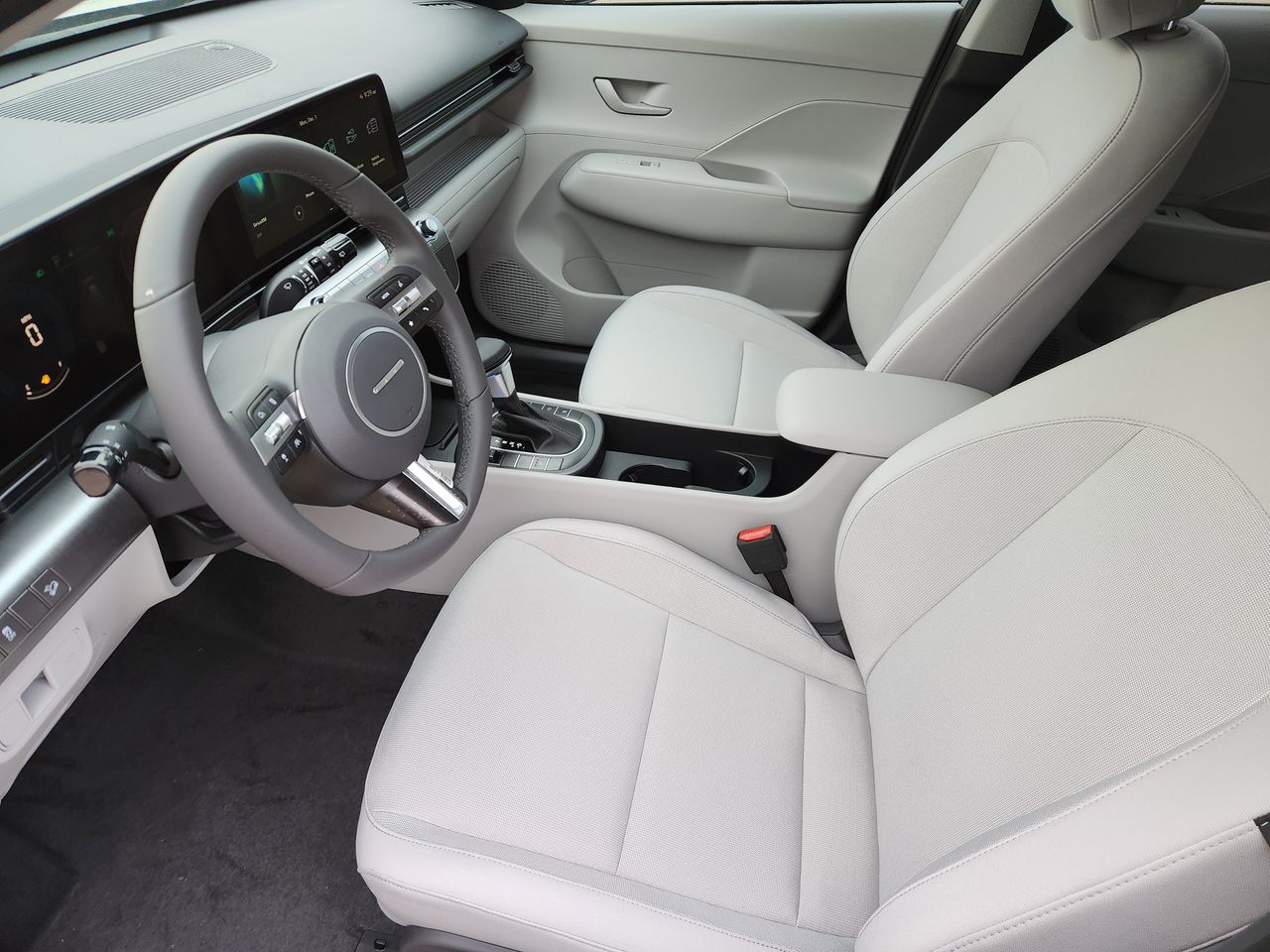 New 2026 C5G Gray Hyundai SEL Sport FWD image 9