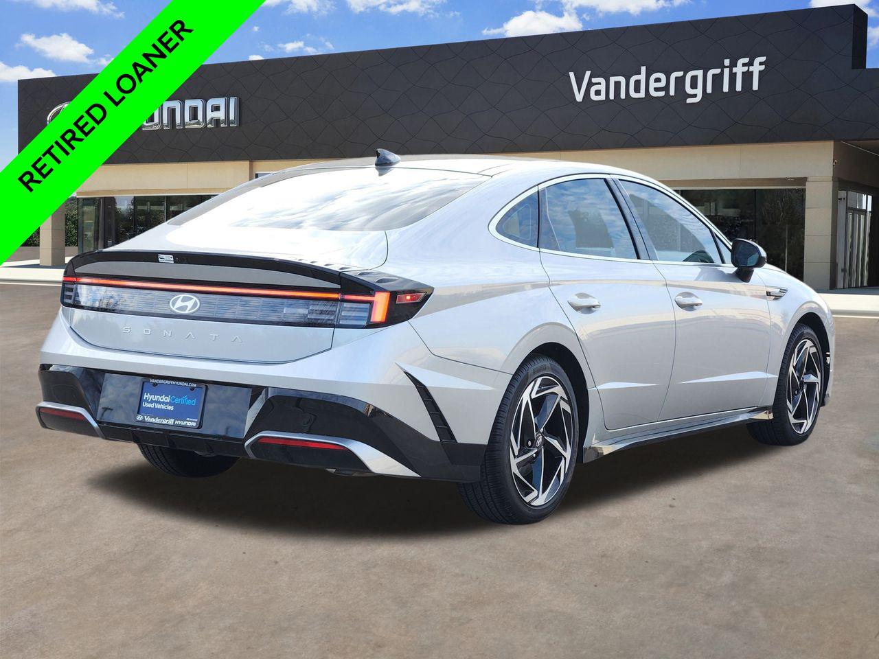 New 2025 T4A Silver Hyundai SEL Convenience image 4