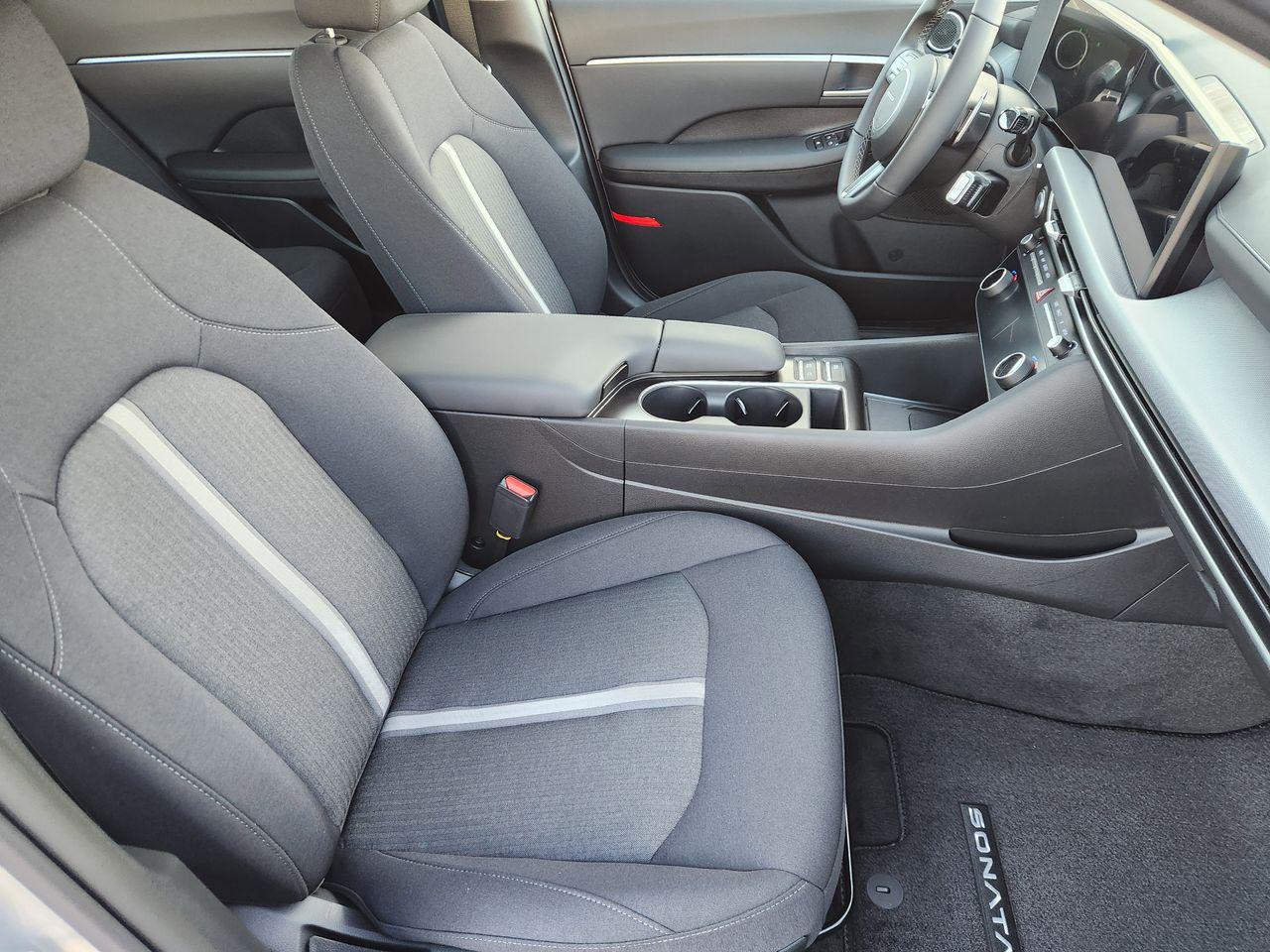 New 2026 T4A Silver Hyundai SEL Sport image 10