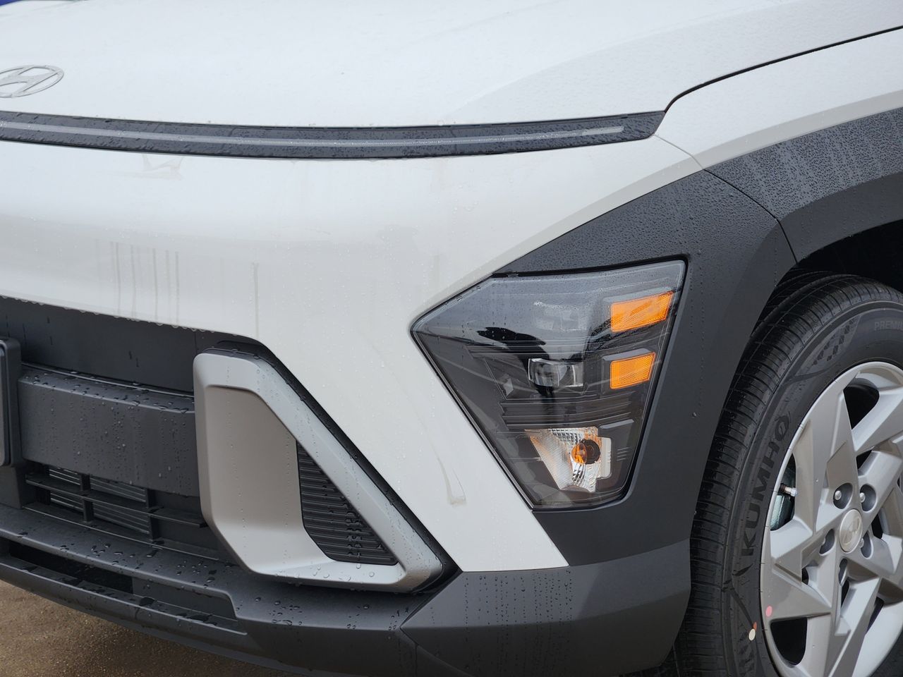 New 2026 SAW White Hyundai SE FWD image 6