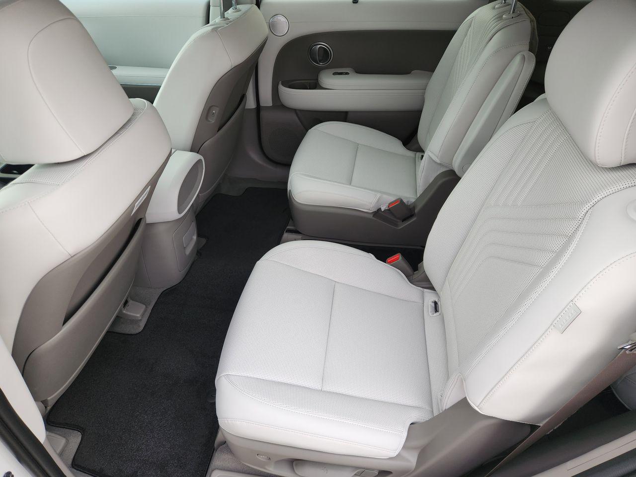 New 2026 WC9 White Hyundai SEL FWD image 27