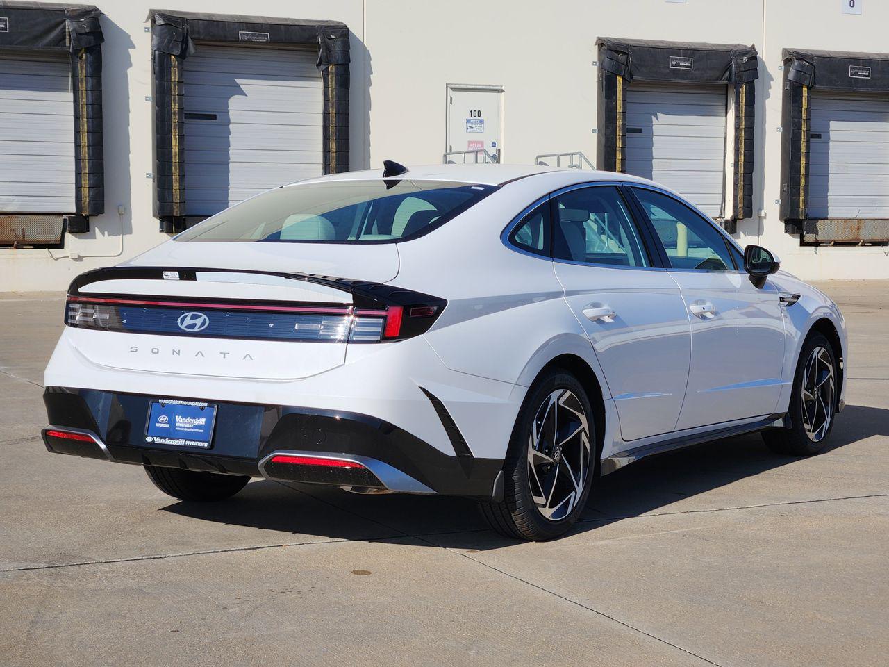 New 2026 W6H White Hyundai SEL Sport image 4