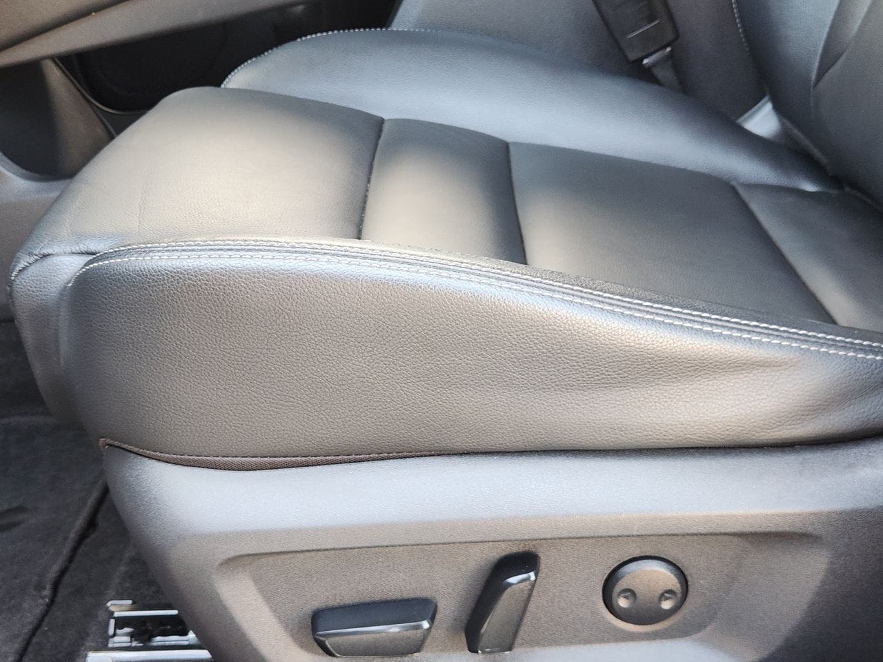 Used 2021 Boulder Gray Pearl Nissan SL image 22