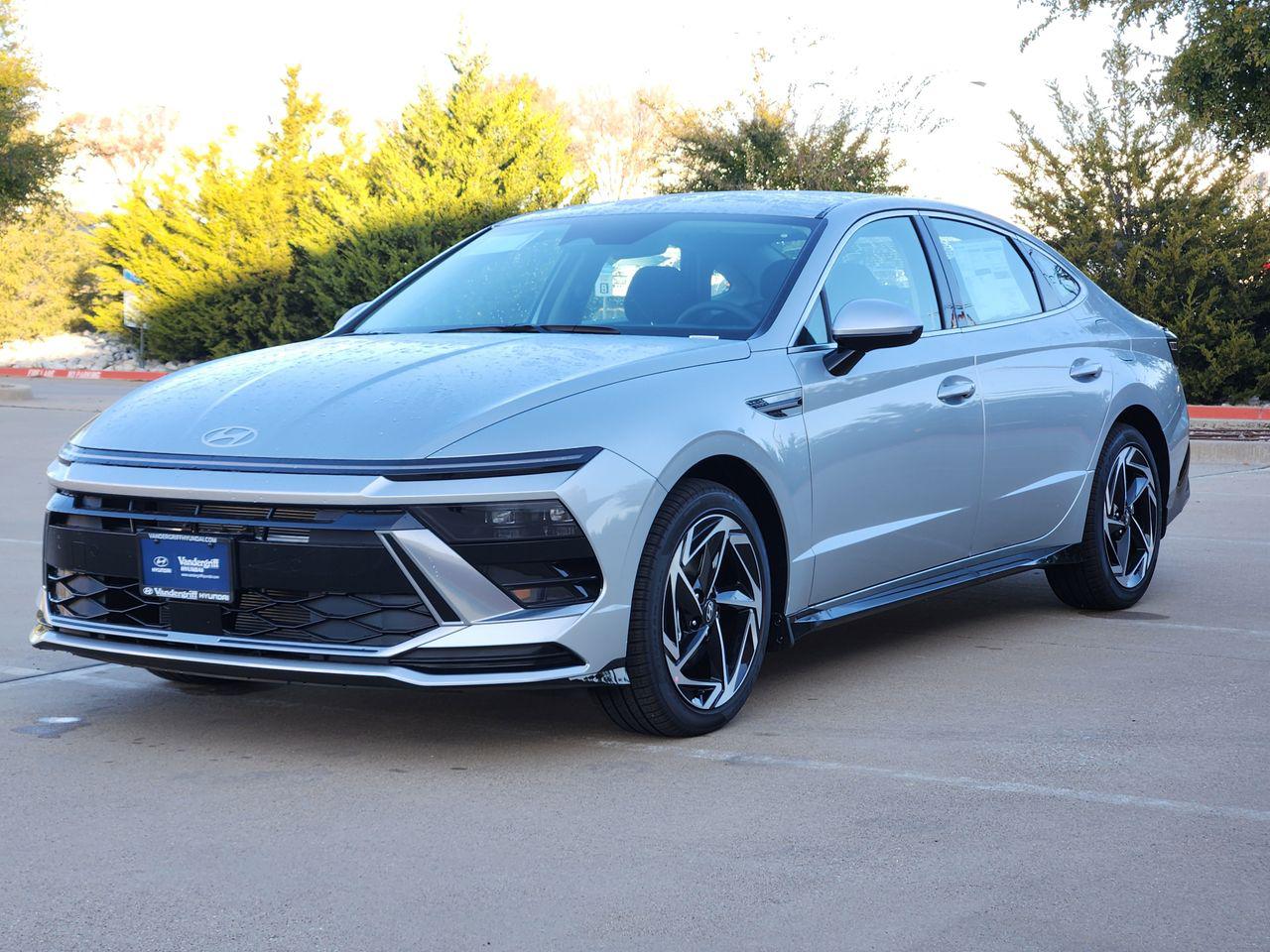 New 2026 T4A Silver Hyundai SEL Sport image 2