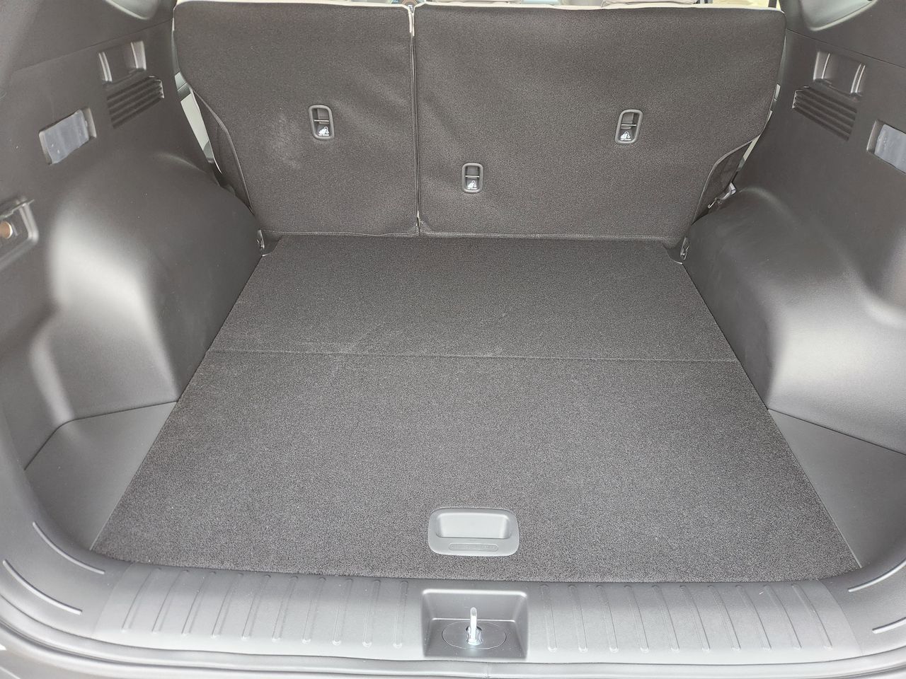 New 2026 W6H White Hyundai SEL FWD image 30