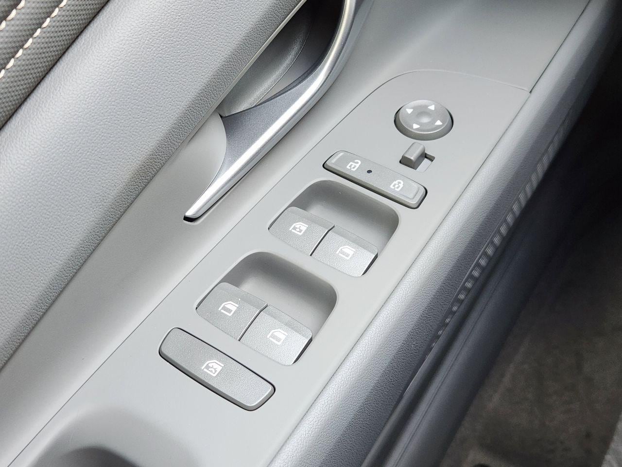 New 2026 W6H White Hyundai SEL Sport image 21