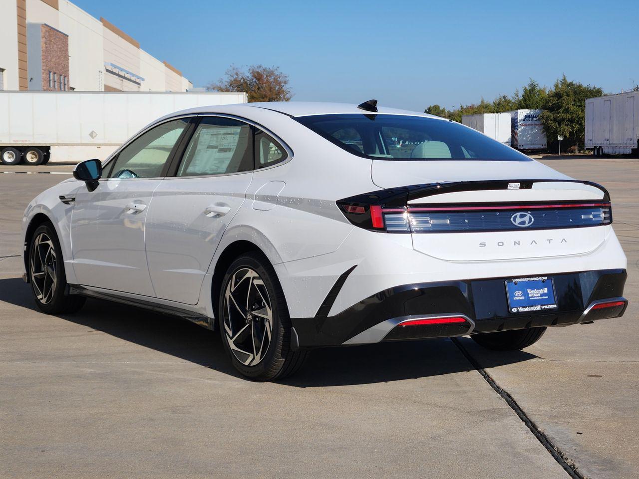 New 2026 W6H White Hyundai SEL Sport image 3