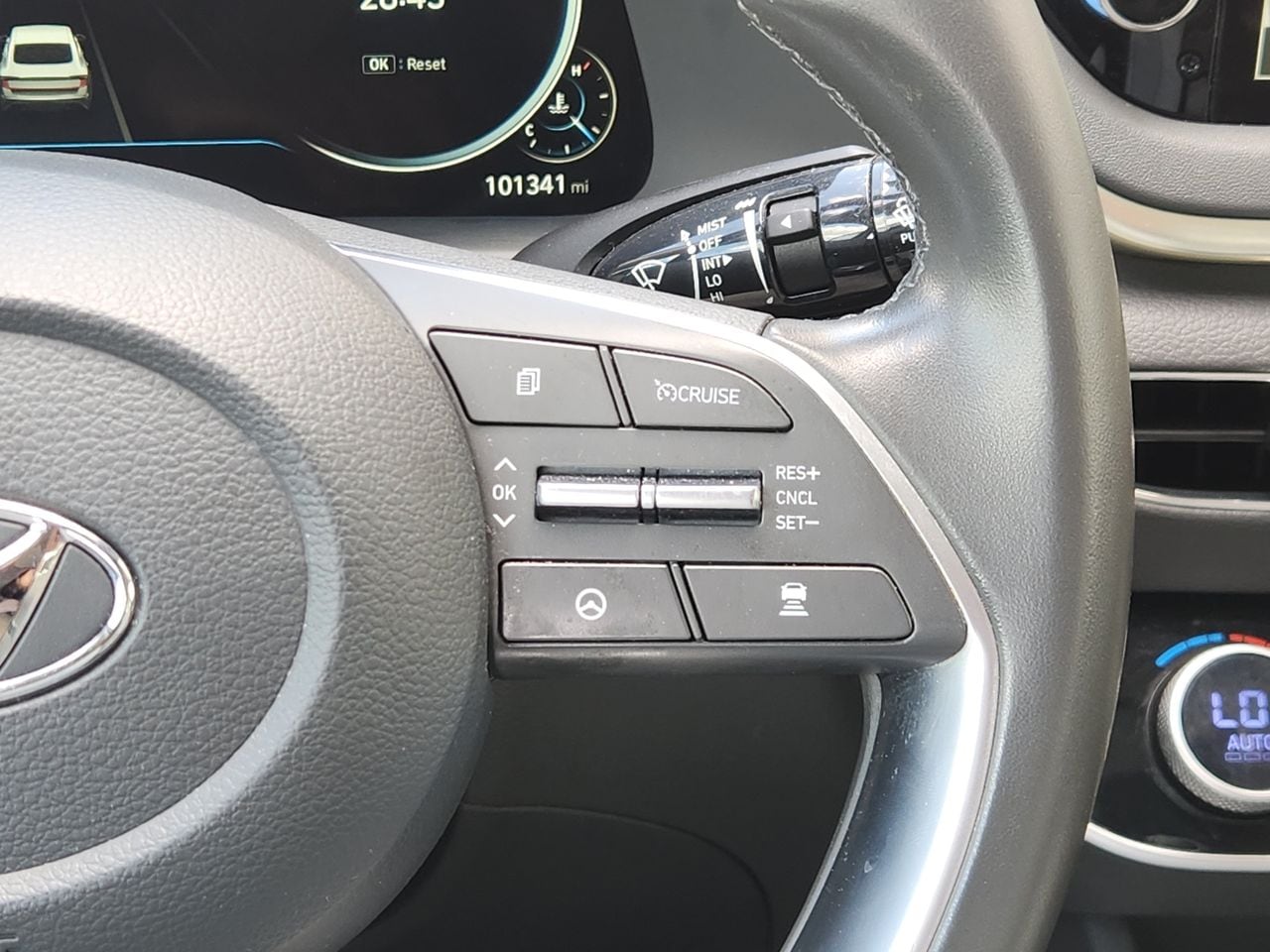 Used 2023 Carbon Blue Hyundai SEL image 28