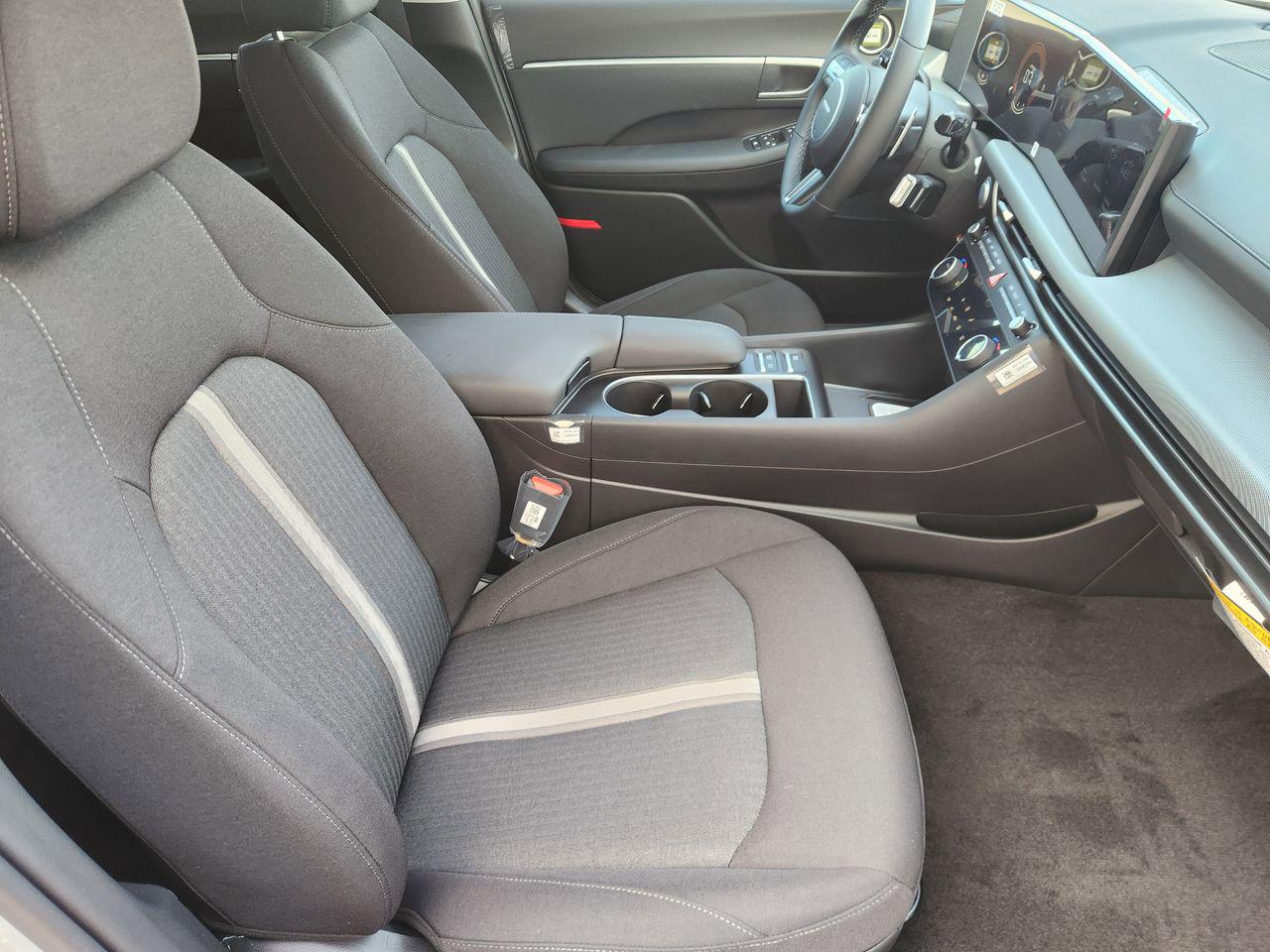 New 2026 T4A Silver Hyundai SEL Sport image 10