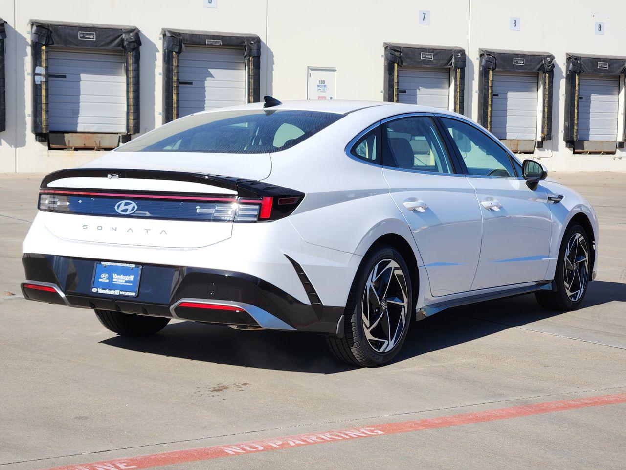 New 2026 Serenity White Hyundai SEL Sport image 4