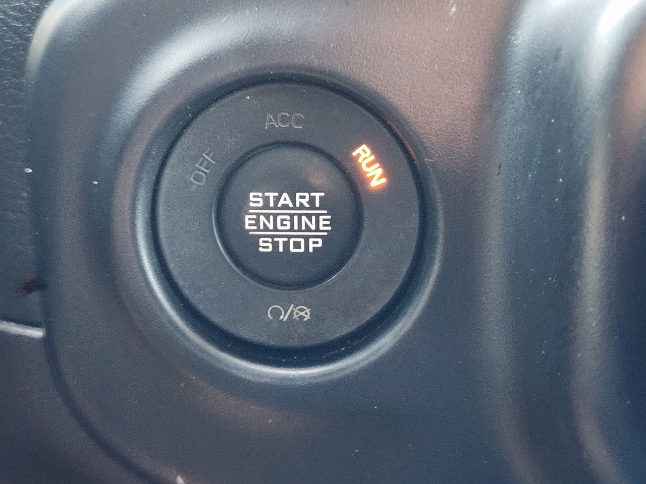 Used 2022 Granite Crystal Jeep Overland image 19