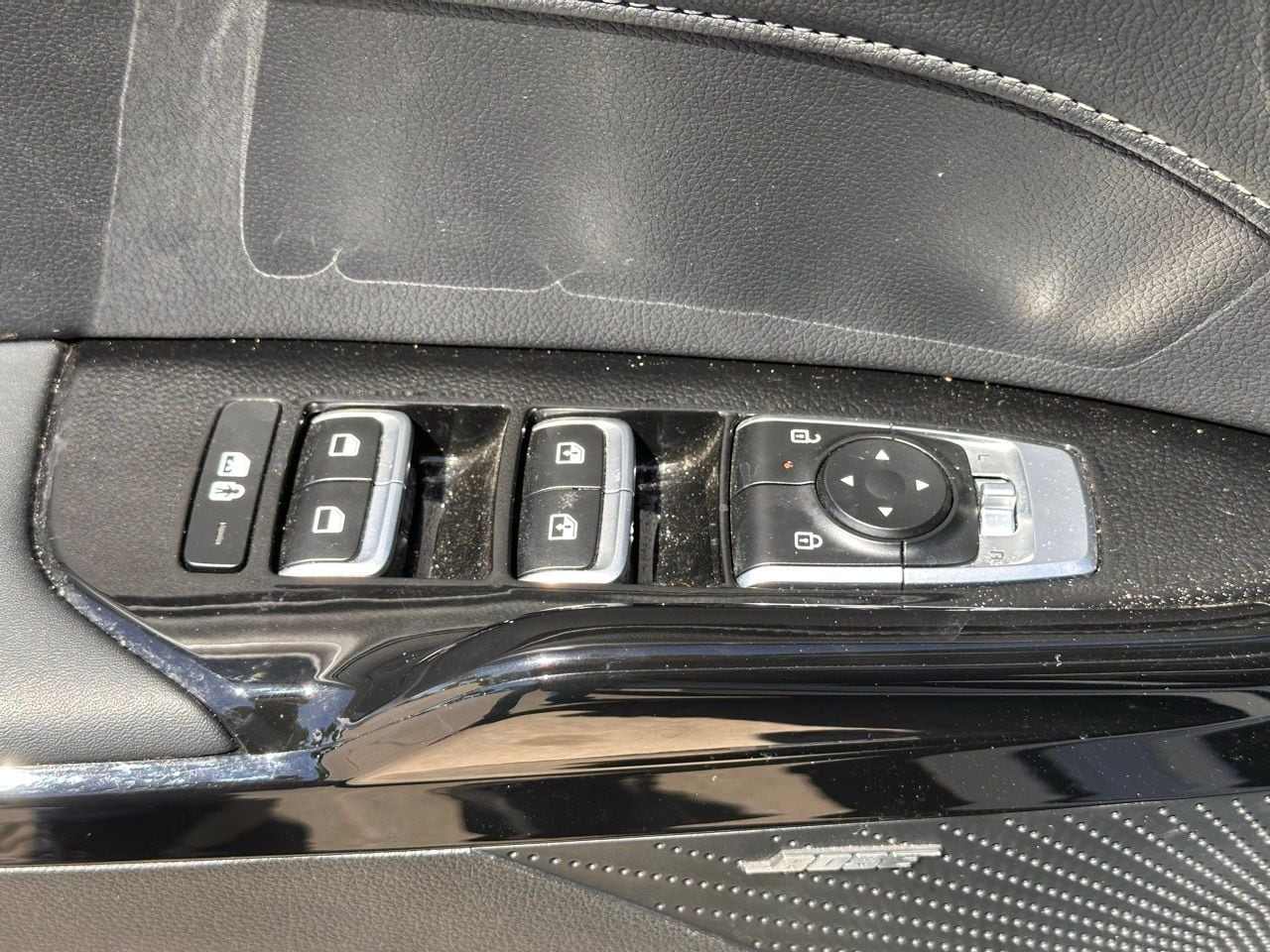 Used 2025 Snow White Pearl Kia GT-Line image 24