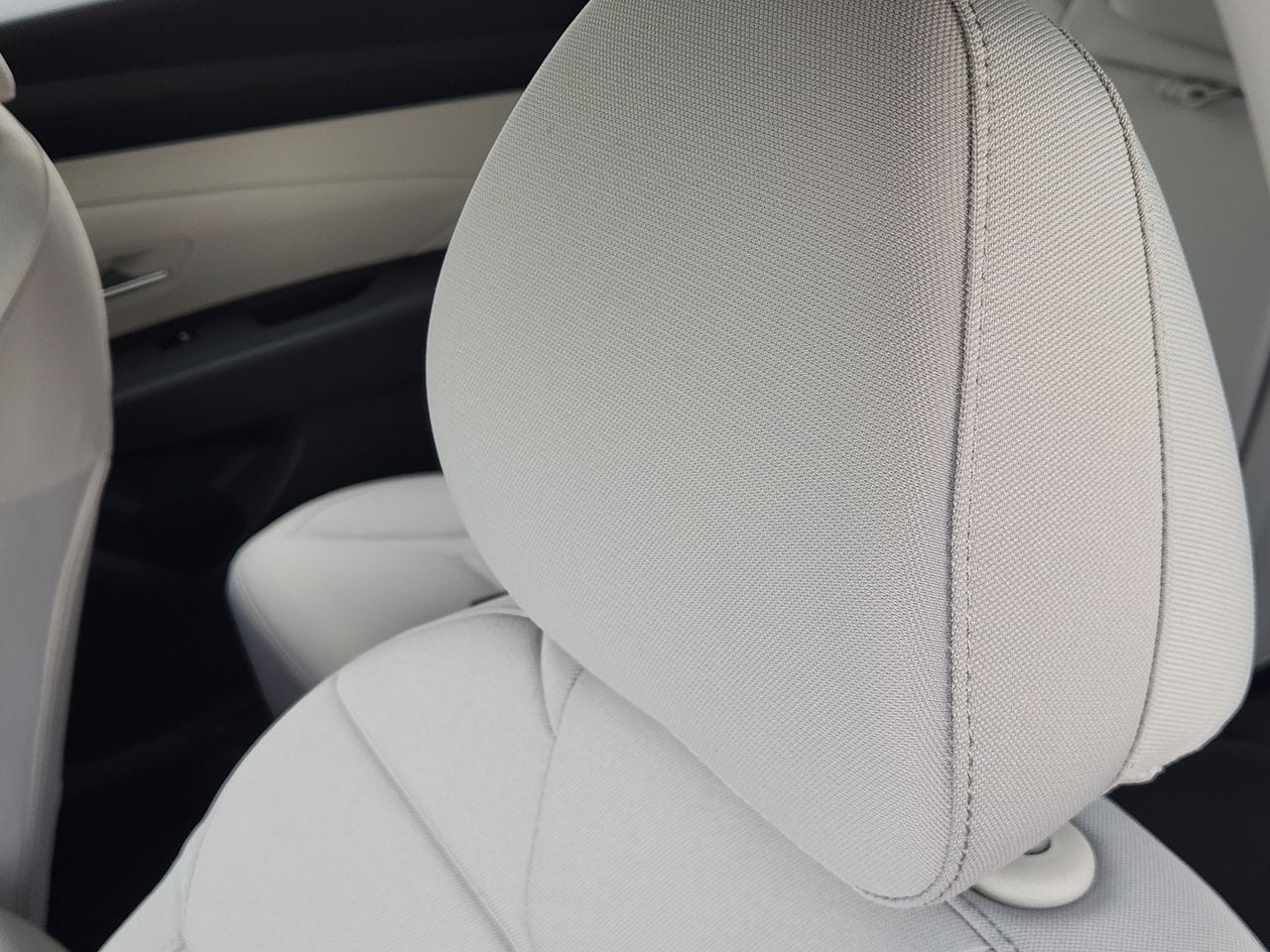 New 2026 W6H White Hyundai SE FWD image 11