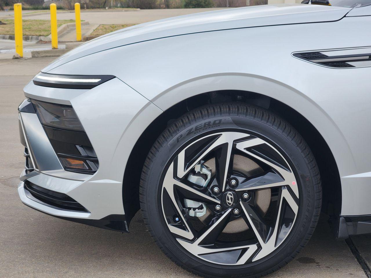 New 2026 T4A Silver Hyundai SEL Sport image 5