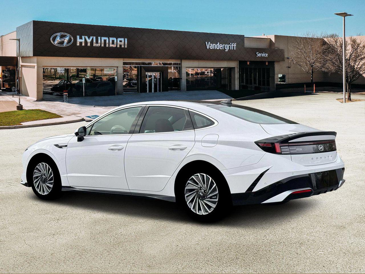 New 2026 W6H White Hyundai Limited image 4