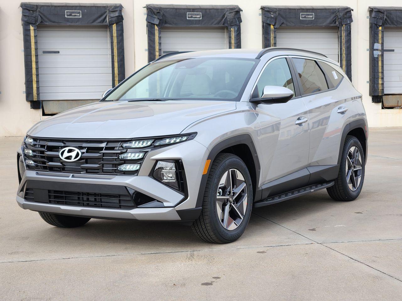 New 2026 R2T Silver Hyundai SEL FWD image 2