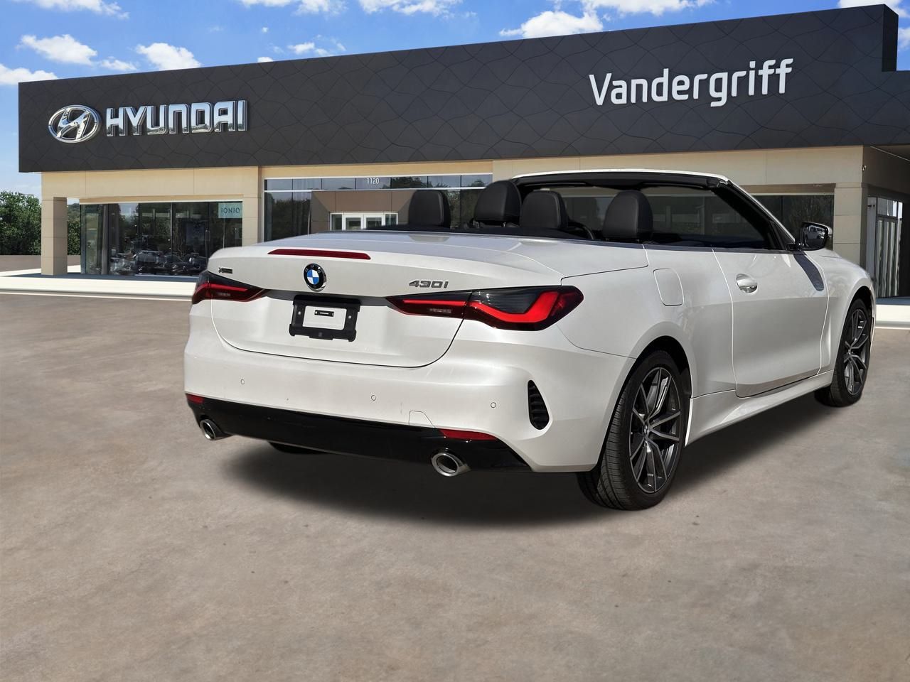 Used 2024 Mineral White Metallic BMW 430i xDrive image 18