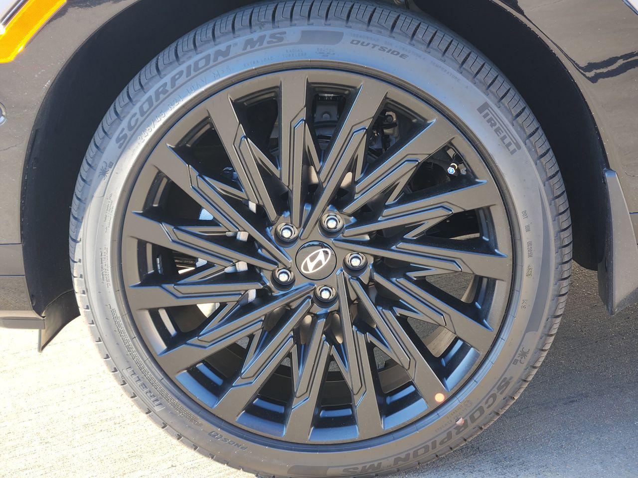 New 2026 R2T Silver Hyundai Calligraphy FWD image 7