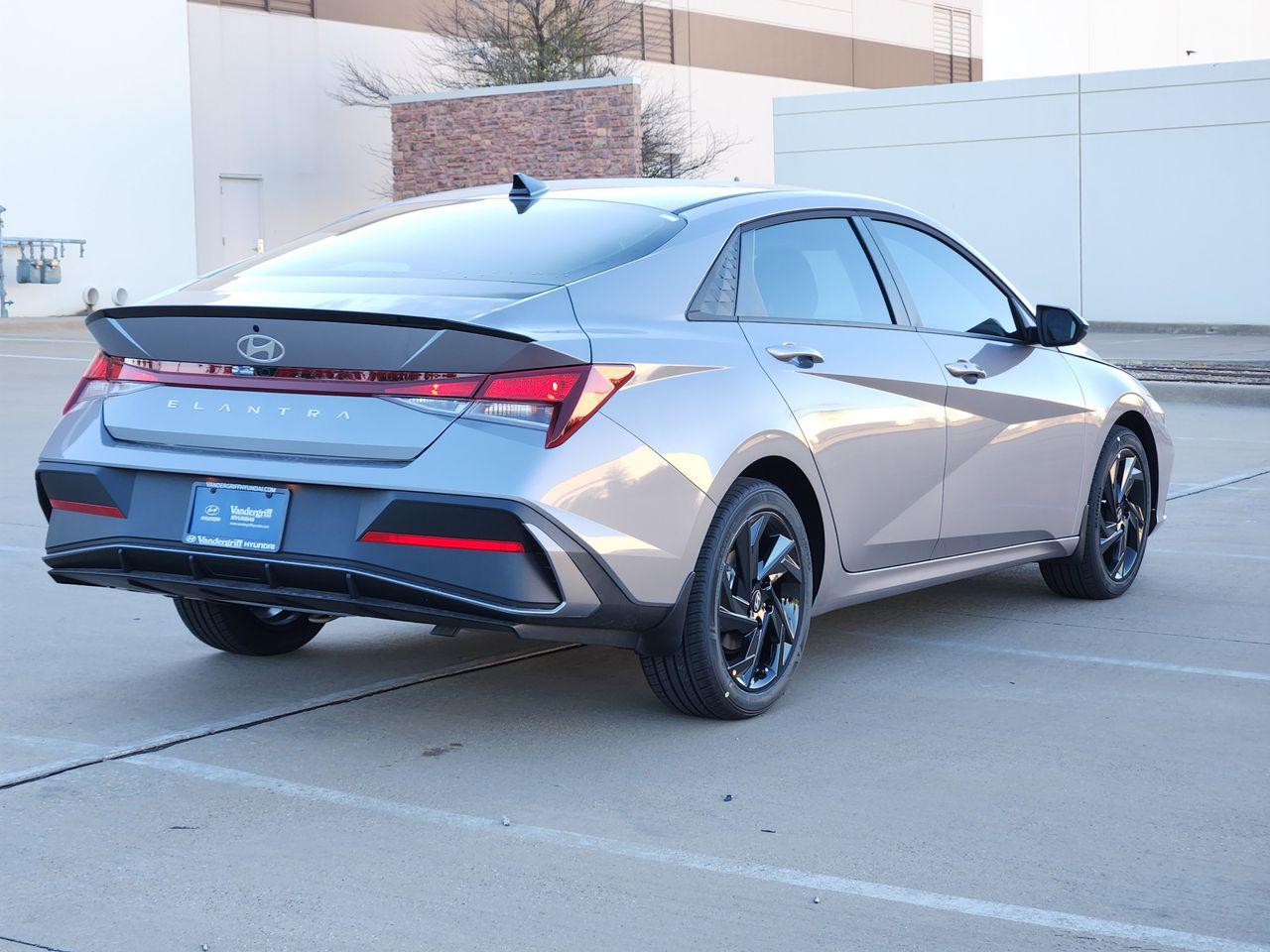 New 2026 M6T Hyundai SEL Sport image 4