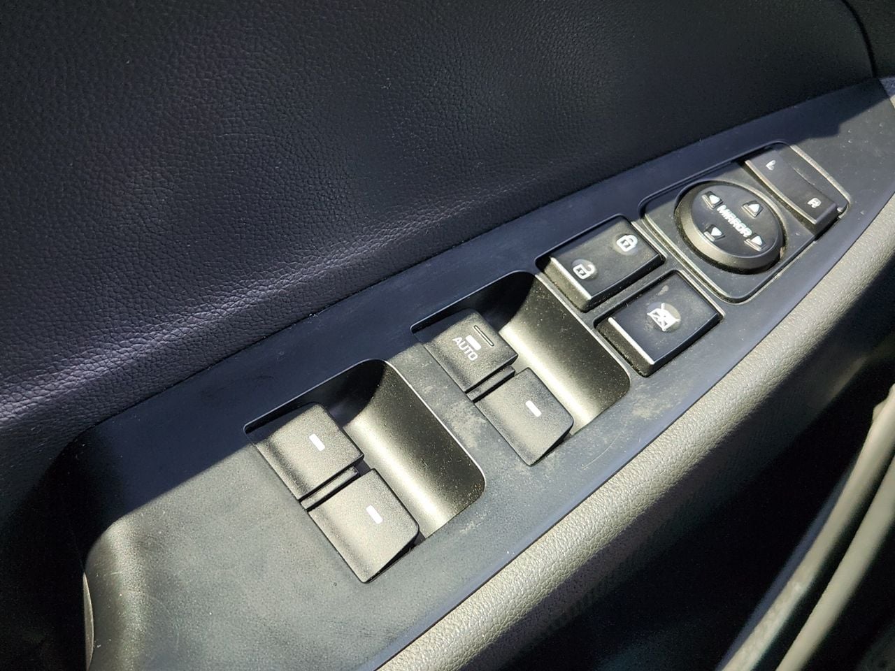 Used 2021 Dusk Blue Hyundai Sport image 22